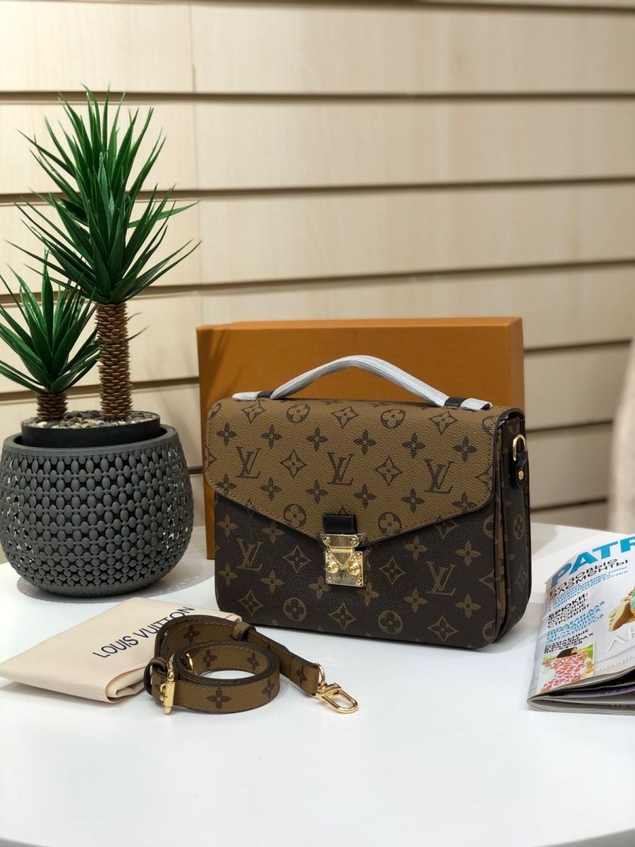 Mk lux. Сумка Луи Виттон pochette Metis. Луи Виттон pochette Metis m40780. Сумка Louis Vuitton pochette. Сумка Louis Vuitton Metis.